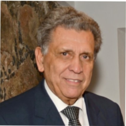 Adary Oliveira é engenheiro químico e professor